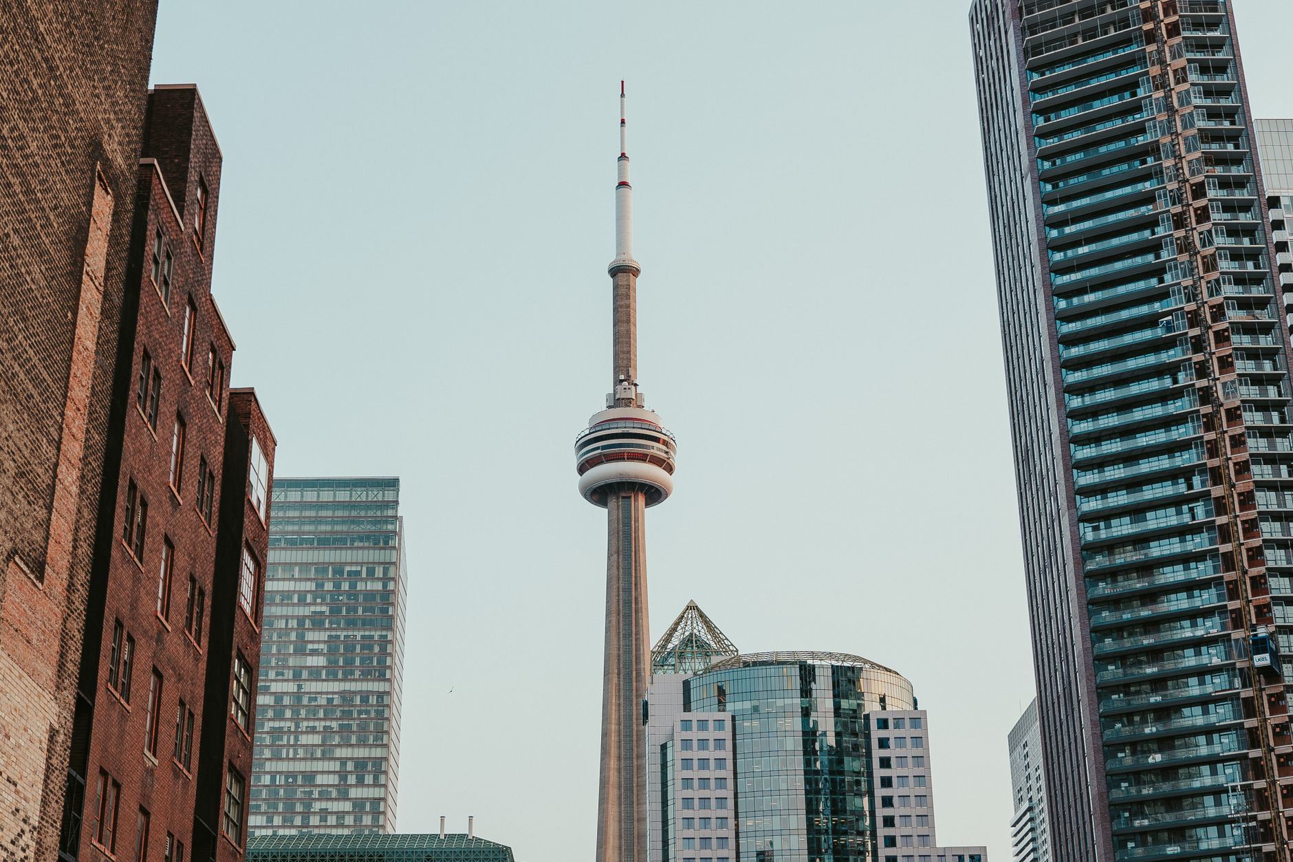 Remote Work Technology Reshapes Where Toronto Workers Live and Spend Money