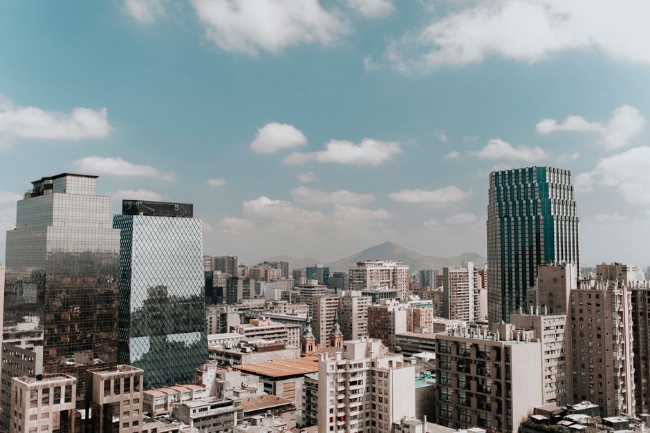 Santiago's Finance Sector Faces Perfect Storm of Headwinds in 2026