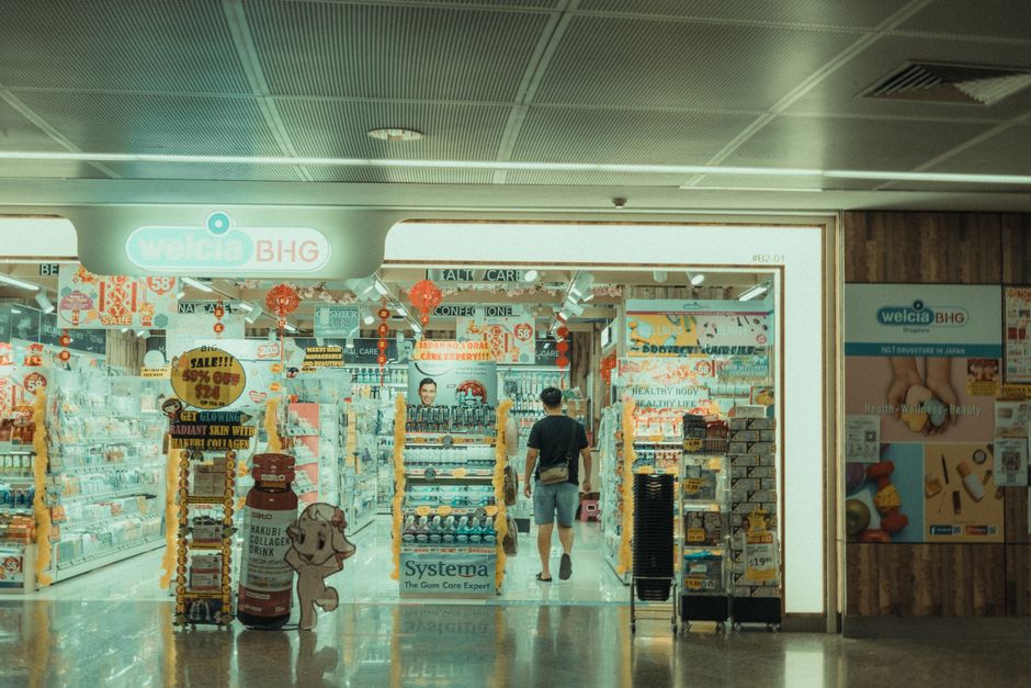 Singapore's Retail and Hospitality Sector Faces Perfect Storm of Rising Costs and Shifting Consumer Habits