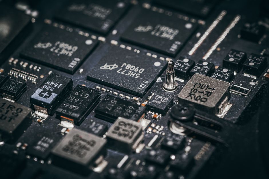 Singapore's Tech Giants Unveil Bold 2027 Roadmaps: AI Chips, Quantum Labs, and Regional Expansion