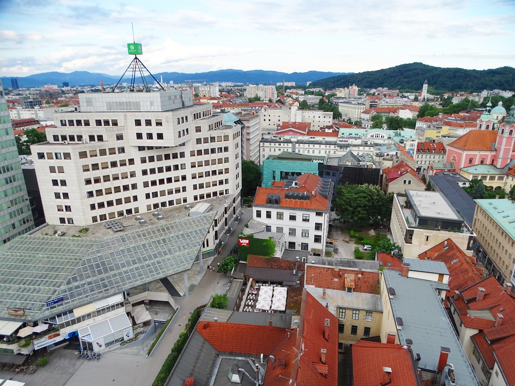 Ljubljana Residents Transform Sleep: 5 Bedroom Changes That Work