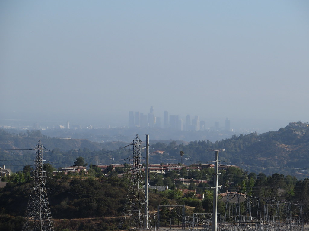Los Angeles Residents Optimize Bedrooms to Combat Light and Heat Disruption