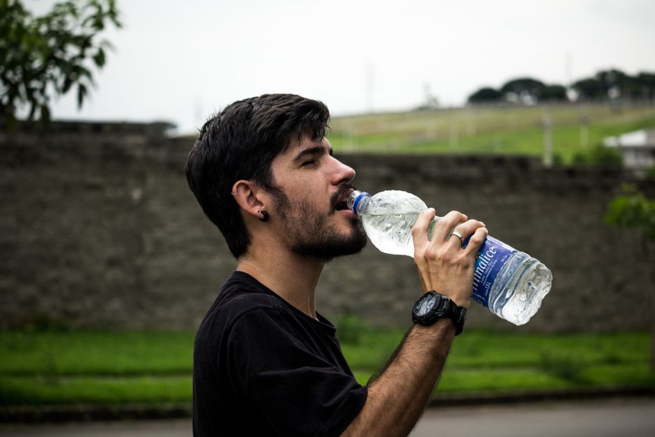 Staying hydrated in Bendigo's heat: How much water do you really need?