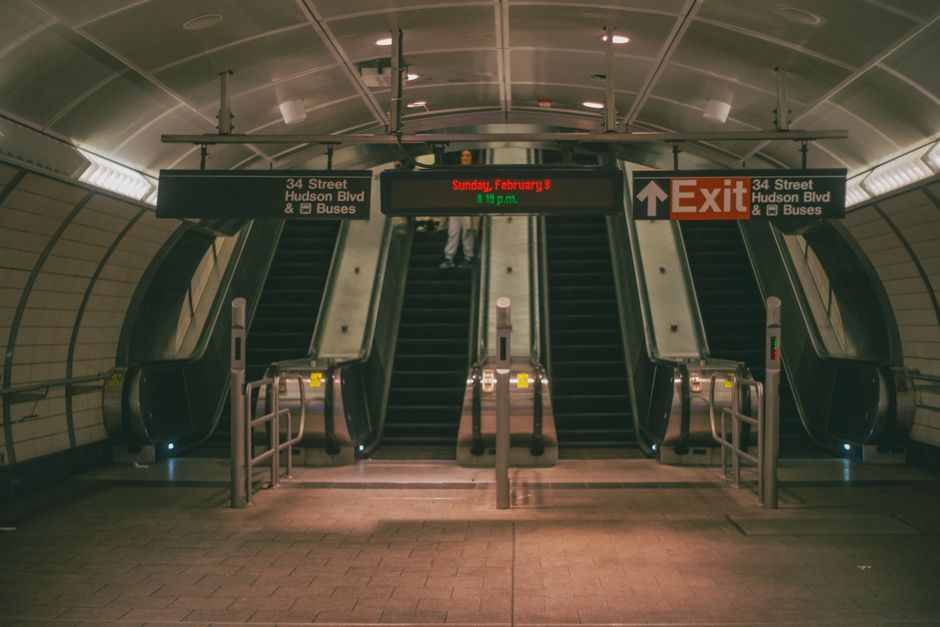 The Secret Lives of the Crosstown Bus: How Commuters Define New York's Neighbourhood Soul