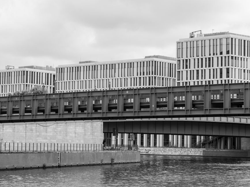Berlin's Office Market Sends Mixed Signals: What Economic Indicators Really Tell Us About Investment Flows