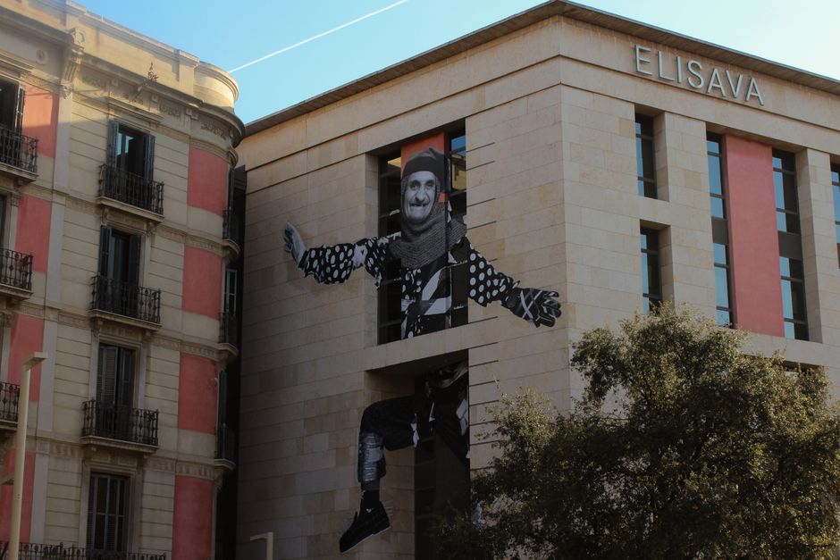 Barcelona Officials and Experts Weigh In on Duplicate Image Replacement