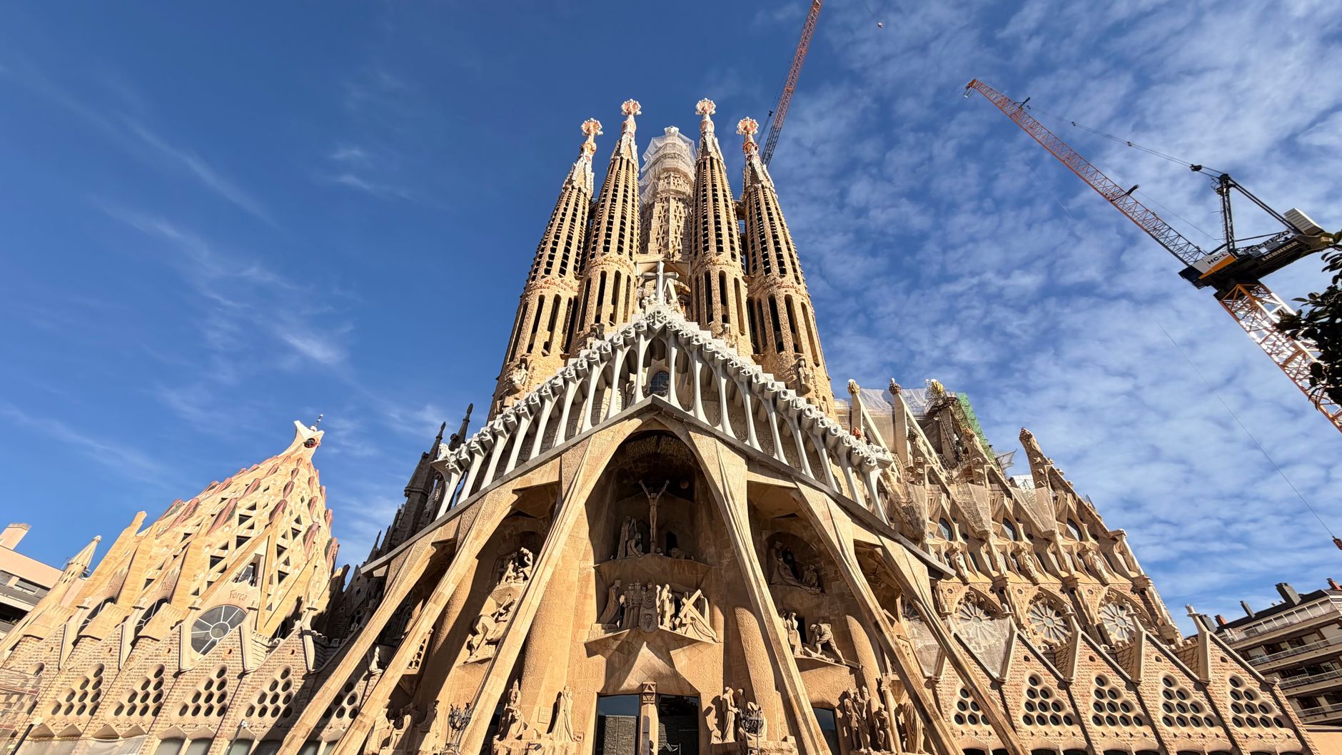 Barcelona's Waterfront Neighborhoods Surge While City Centre Prices Stall