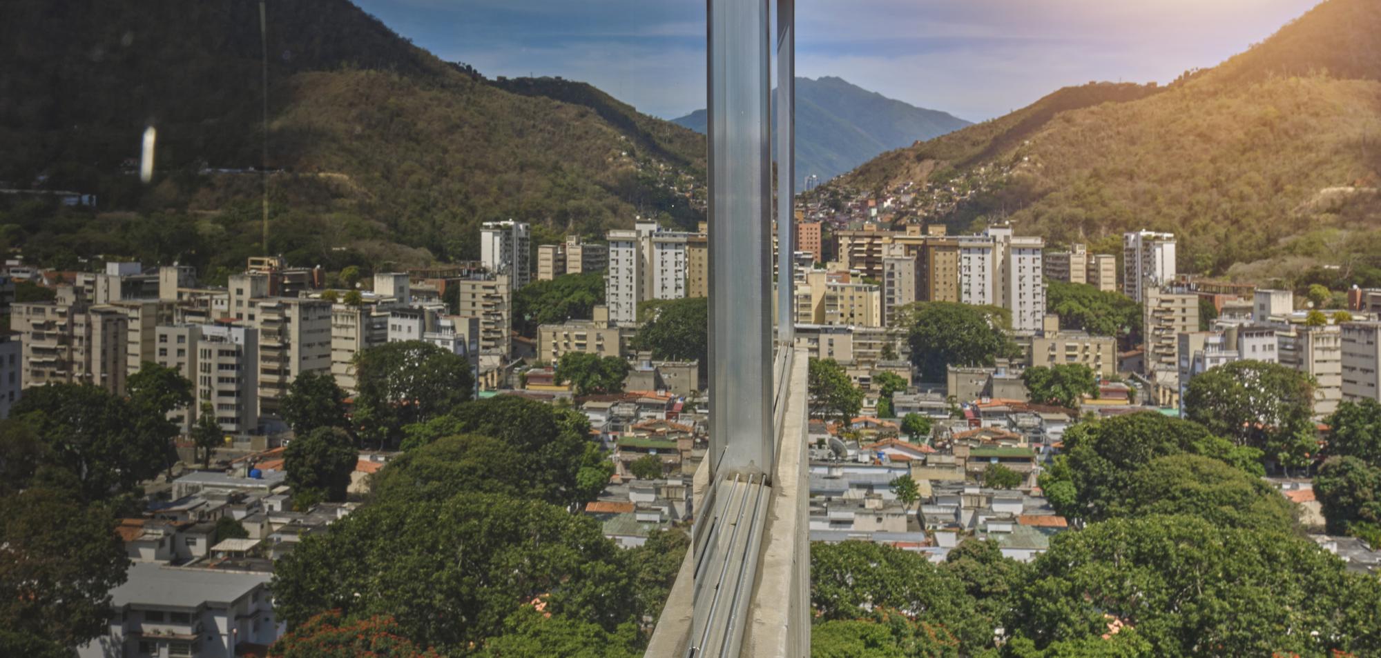Rental Squeeze: Caracas Tenants Caught Between Soaring Capital Prices and Cheaper Regional Markets