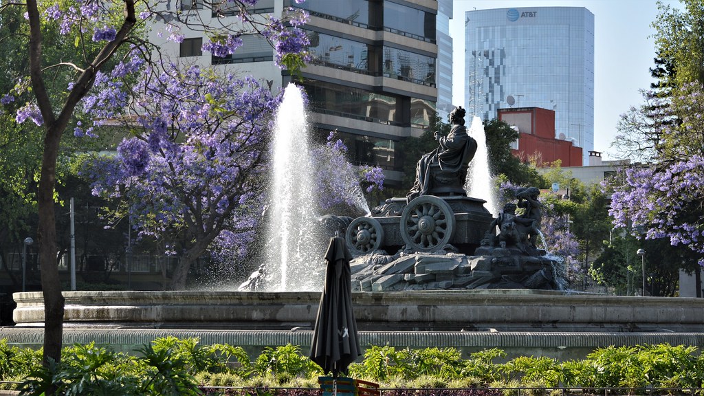 Mayoral Candidates Promise Education, Healthcare, Jobs for Medellín's Poorest