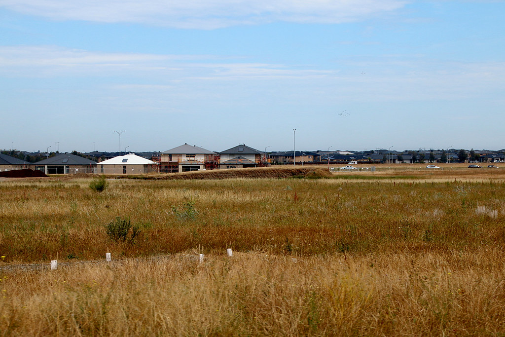 Geelong's housing crisis deepens as state takes planning reins