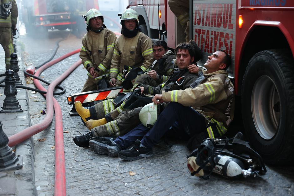 Istanbul's Emergency Services Face Surge in Calls as Summer Crime Patterns Emerge