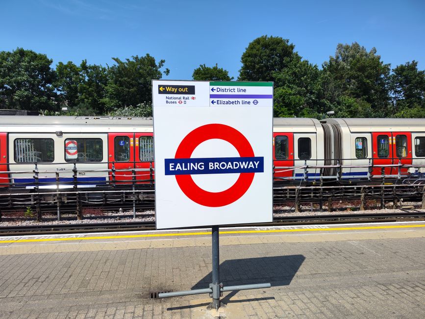London Public Transport Guide: Tube, Elizabeth Line & Buses