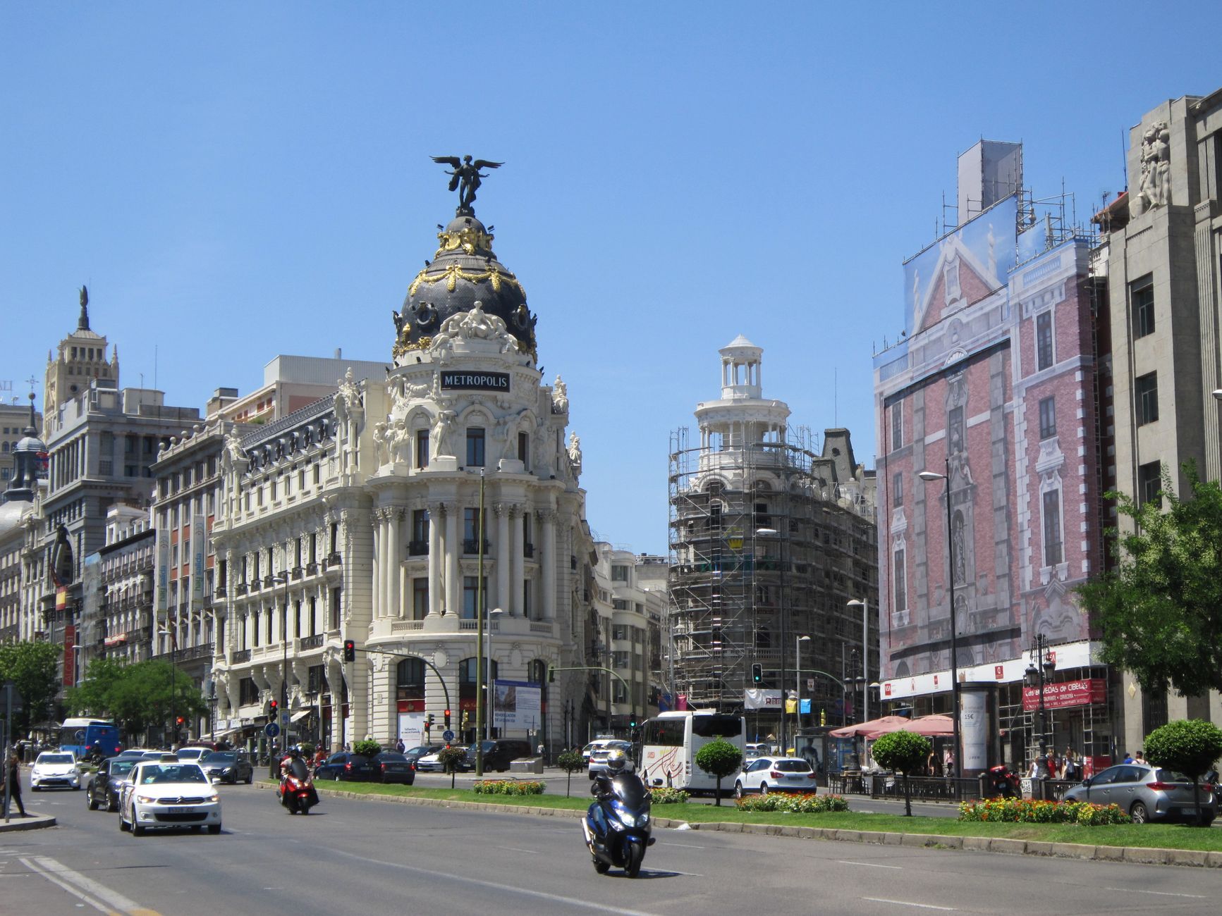 Madrid's Coworking Boom: How Venture Capital Transformed the City's Work Culture