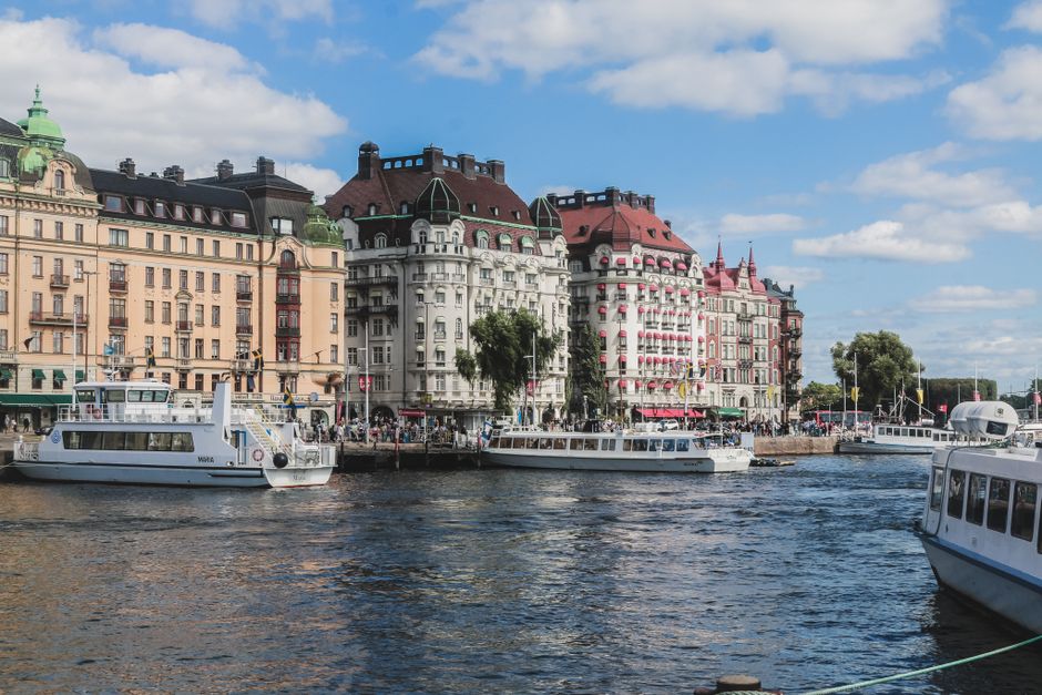 Stockholm Residents Speak Out Over Duplicate Image Replacement Controversy