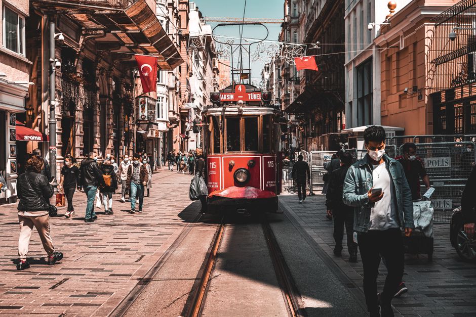 Istanbul Officials and Experts Weigh In on Duplicate Image Replacement