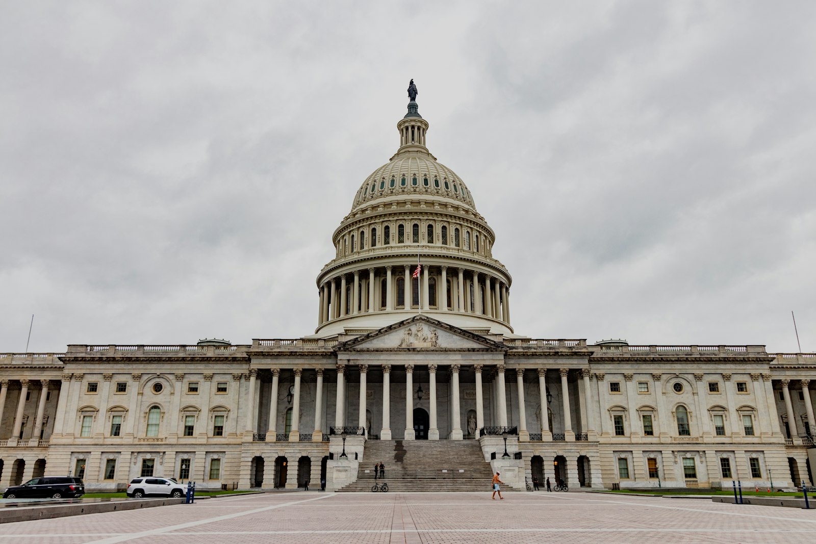 House GOP Budget Passes 216-214, Funds Iran Defense, Farm Aid, Elections