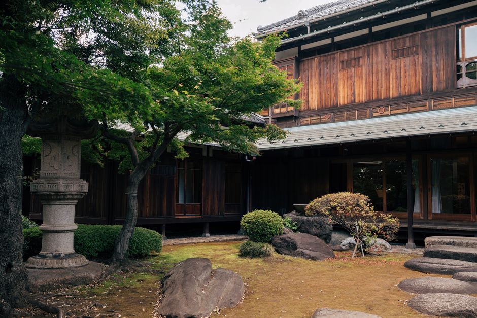 Master Tokyo's Transport: Your Practical Guide to Getting Around Like a Local