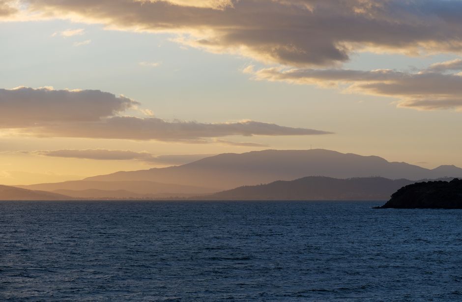 From Salamanca Market to Your Phone: How Fintech is Reshaping Money for Tasmanian Locals