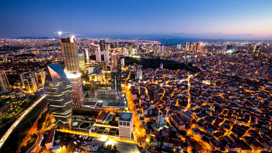 Istanbul's Tourism Boom Decoded: What Rising Hotel Investment and Visitor Spending Tell Us About Economic Health
