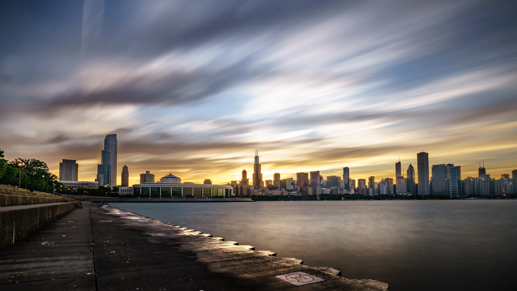Chicago Homes Stay Longer on Market as Sellers Cut Prices