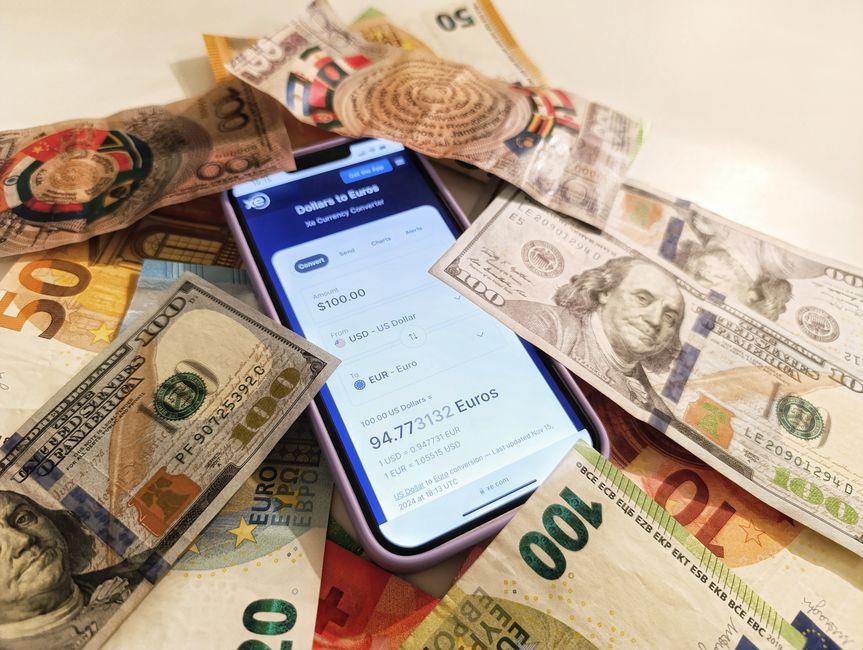 Dollar Rand Exchange Rate Falls as US Tech Stocks Crash