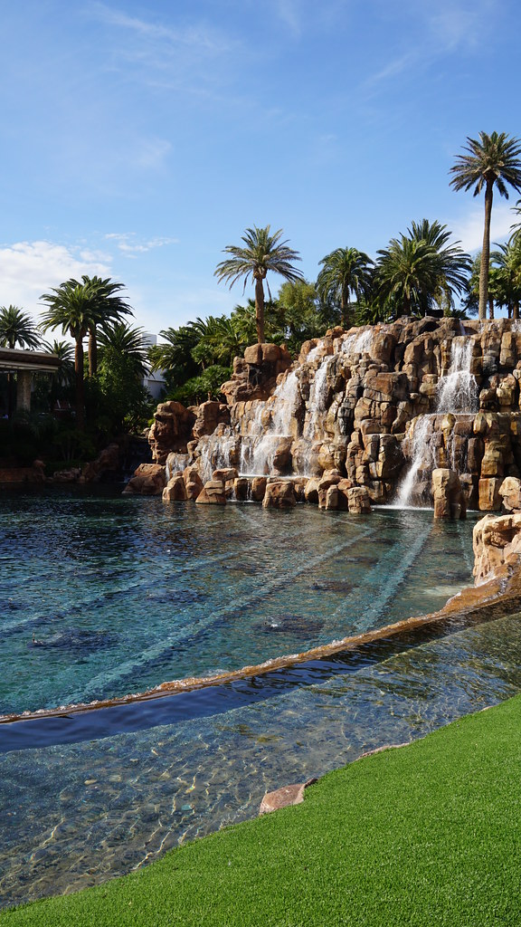 Las Vegas Locals Use Sleep Checklist to Beat City Lights