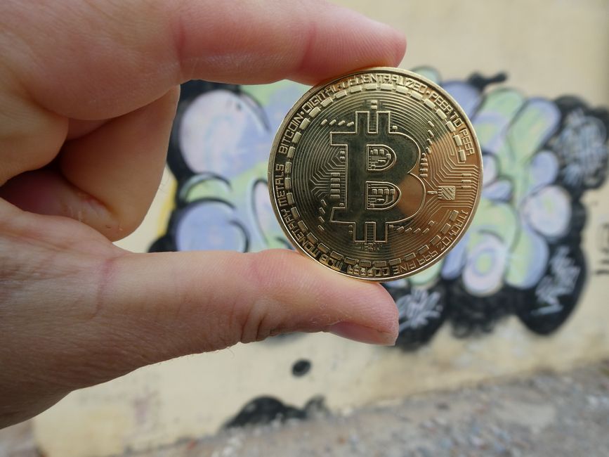 Wall Street Surges 2.4% as Gold, Bitcoin Rally; ASX Opens Red