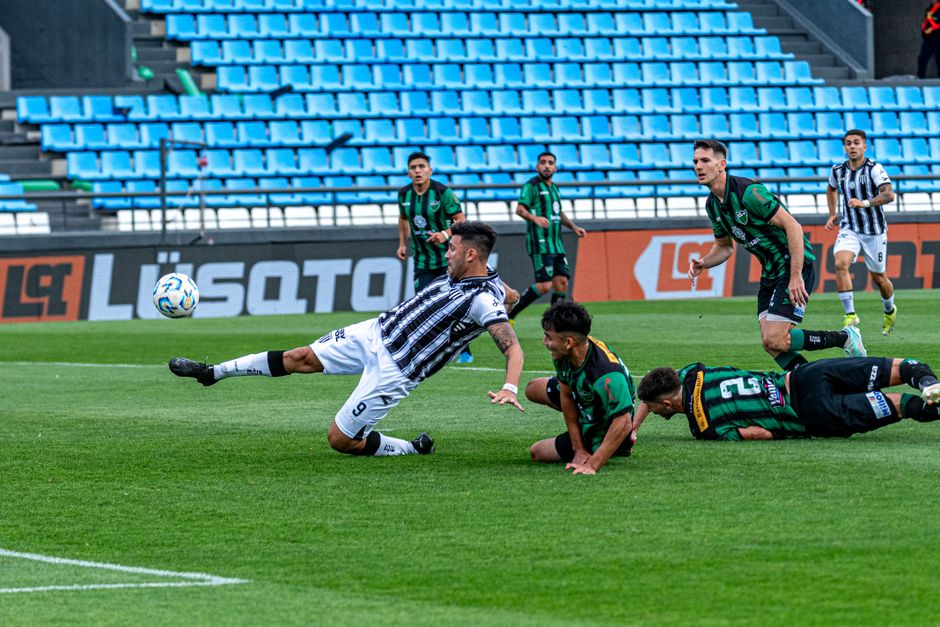 Sydney's stadiums deliver weekend drama as winter sports season reaches fever pitch