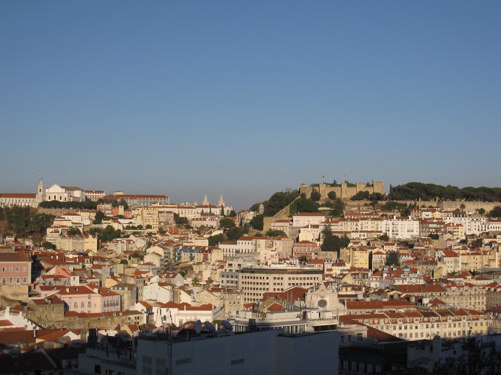 Lisbon Residents Adopt Science-Backed Wind-Down Routines to Sleep Better