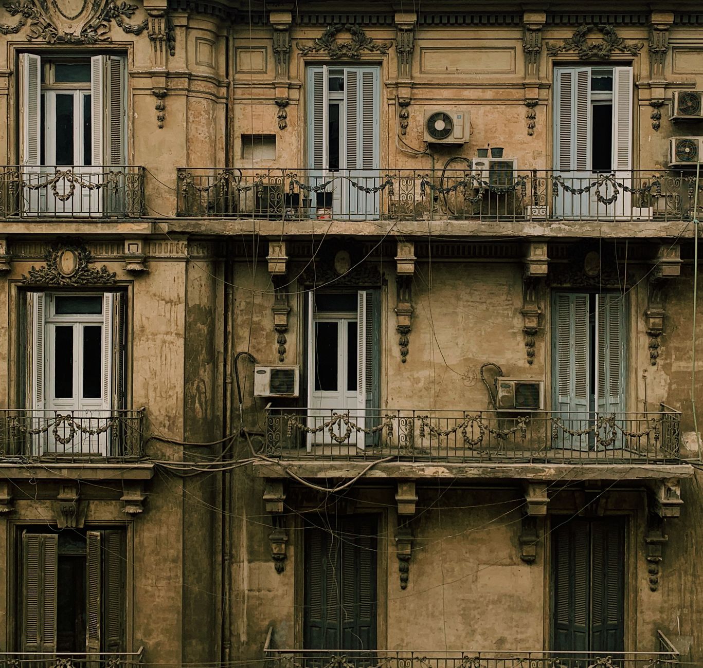 Cairo's Rental Squeeze: What's Really Driving Vacancy Rates and What Buyers Must Know Now