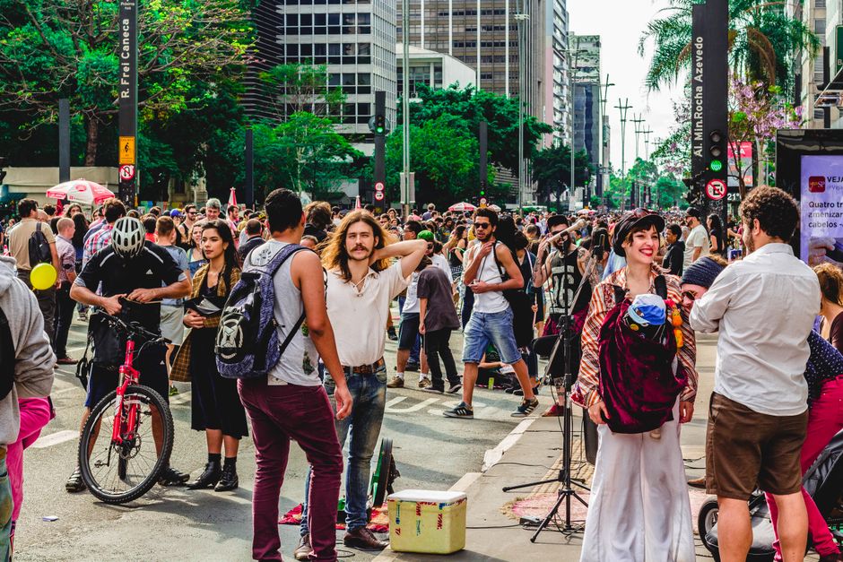 São Paulo's Education Sector Sees Major Shifts This Week: New Funding, Teacher Strikes, and University Reforms