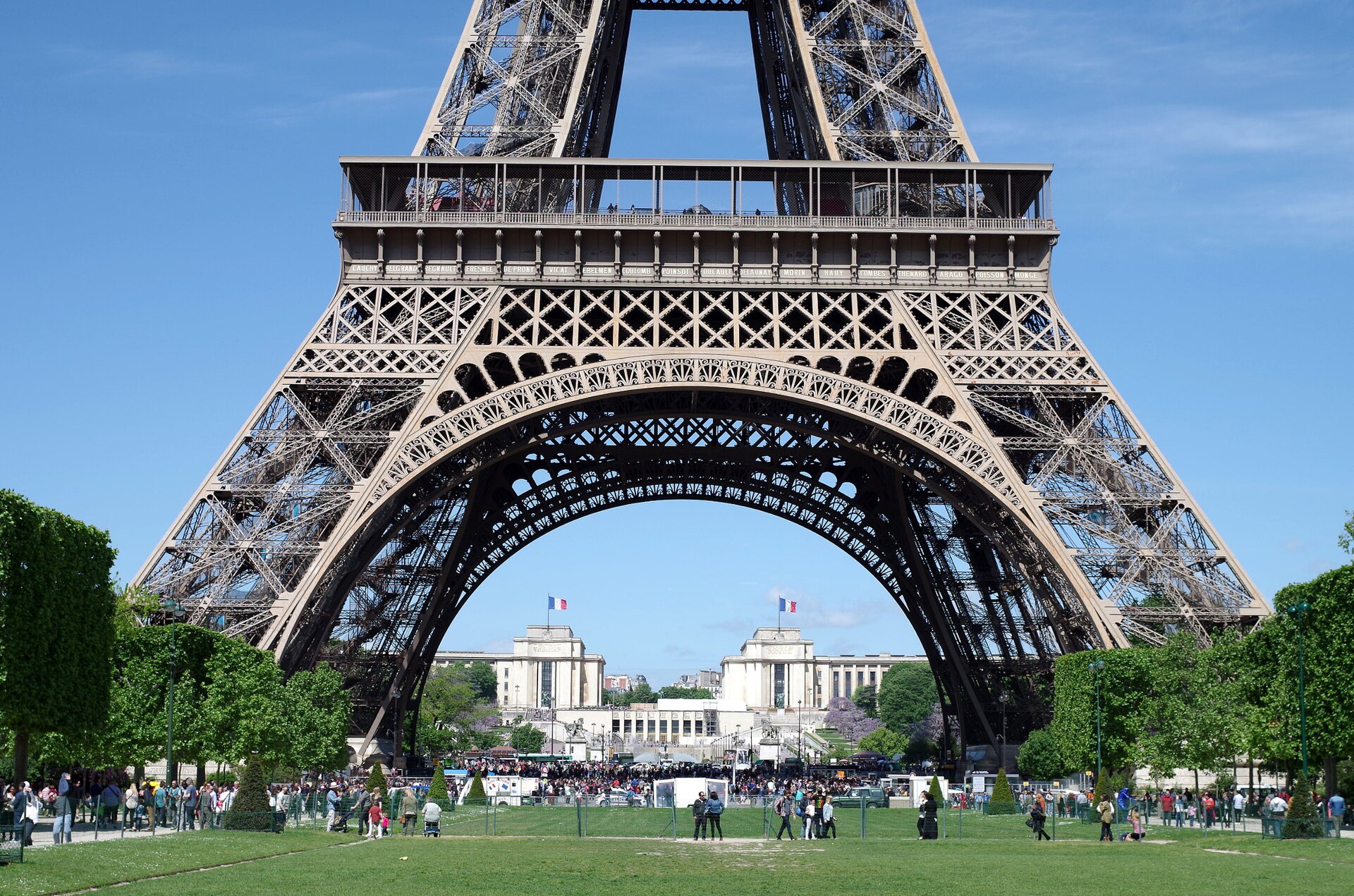 Montmartre Insider Tips: Honest Recommendations from Locals Who Live it Daily