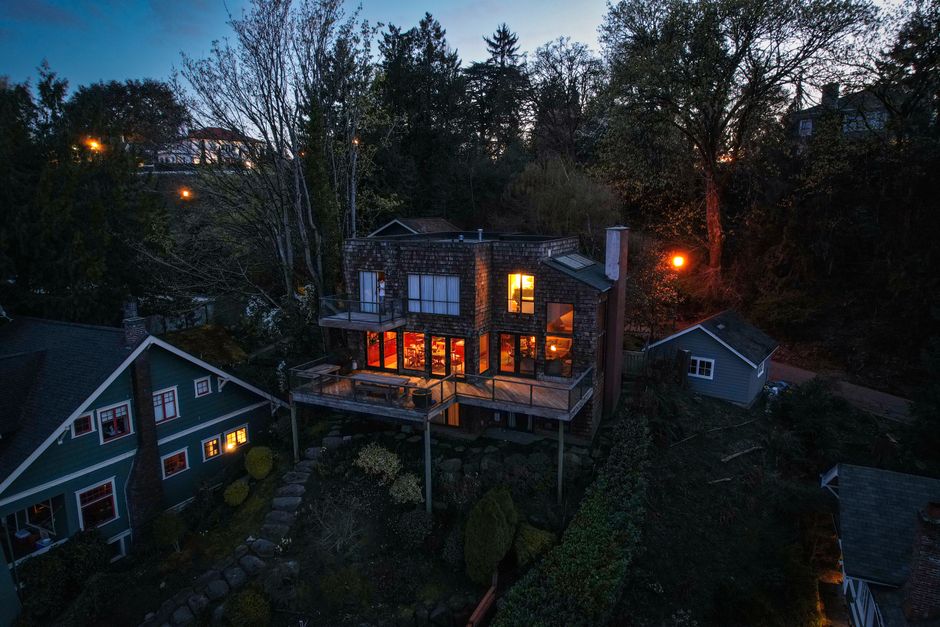 Seattle Home Prices Declining: Market Shift in 2024