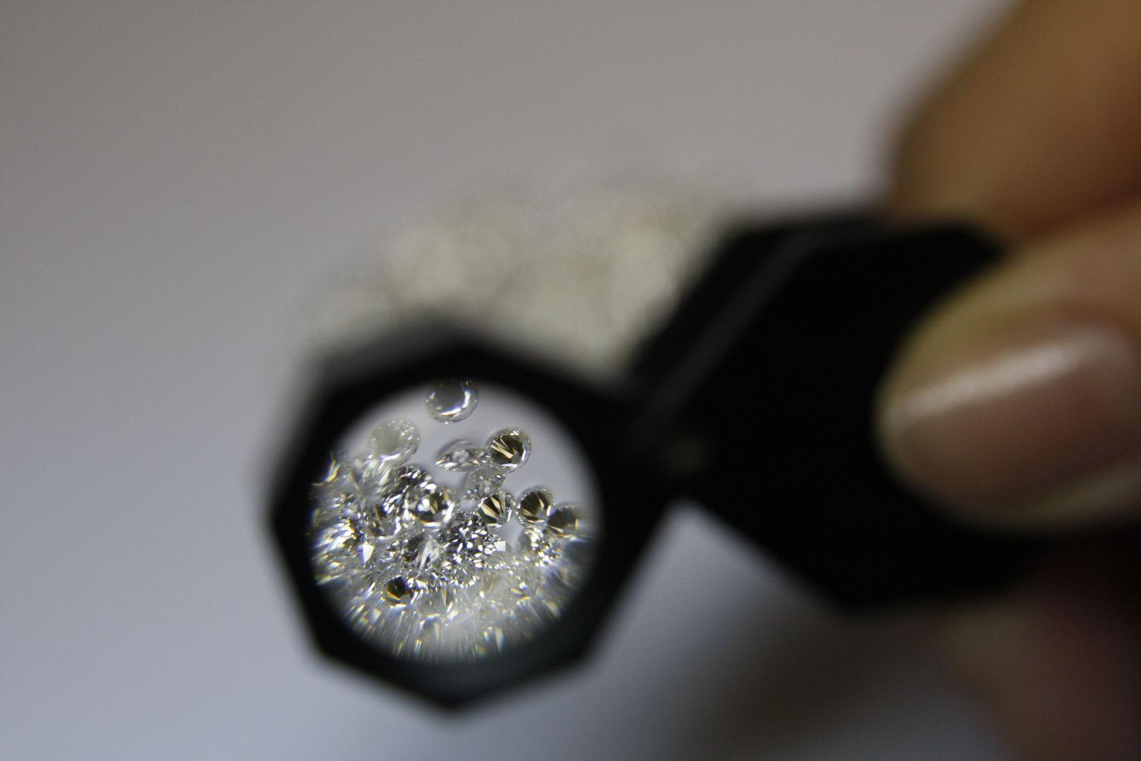 Lab Grown Diamonds Rise as Berlin's Under-35 Buyers Demand Transparency